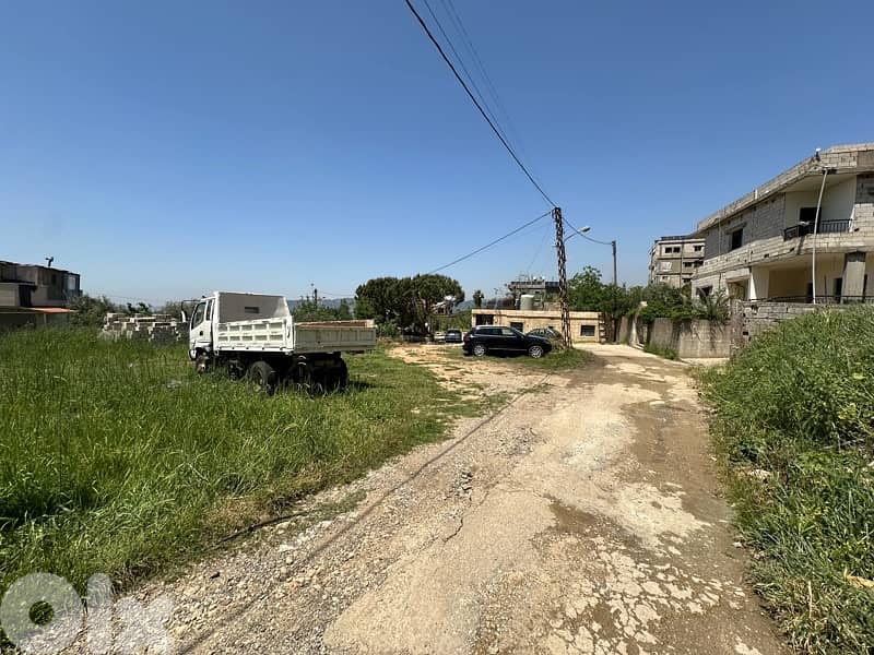 1130m land zone 25/50 three floor building Qobeih Hammana RasMetn